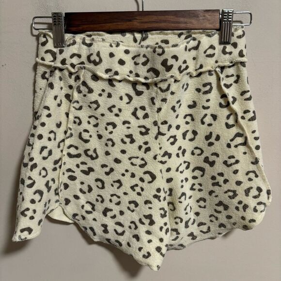 Free People Rain Check Leopard Short- Size XS - Picture 5 of 9